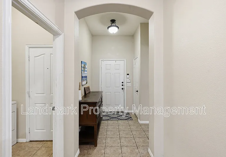 1218 Inglewood Dr — Photo 5