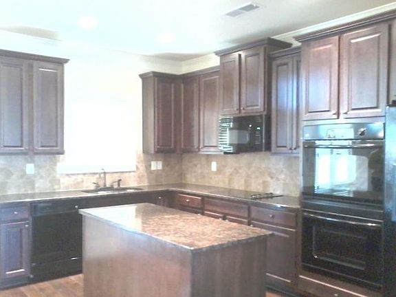 5th image of 3090 Parkridge Dr