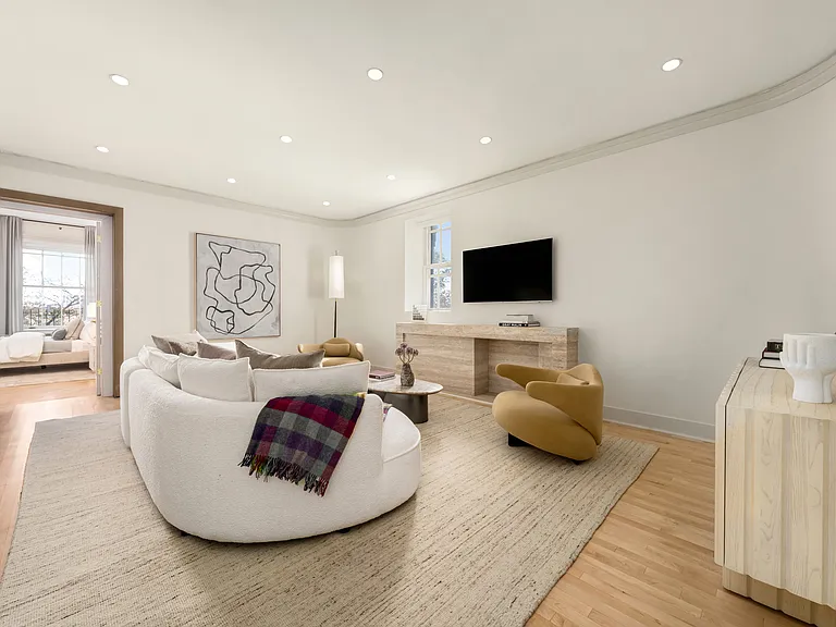 337 Riverside Dr — Photo 38