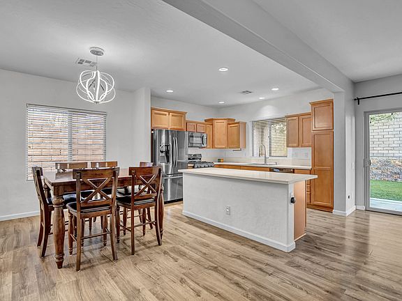 5th image of 11908 Alava Ave