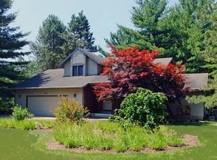 7196 White Pine Dr, Perry, MI 48872