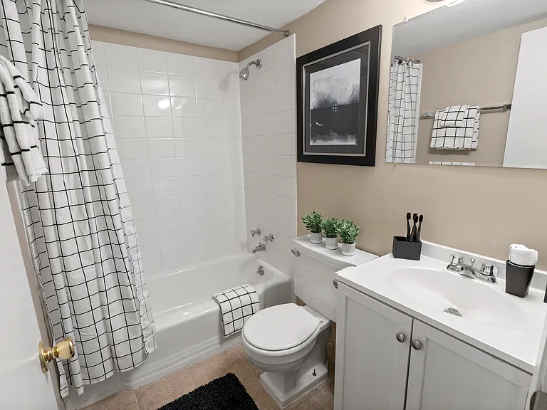 4531 36th 1/2 St W — Photo 15