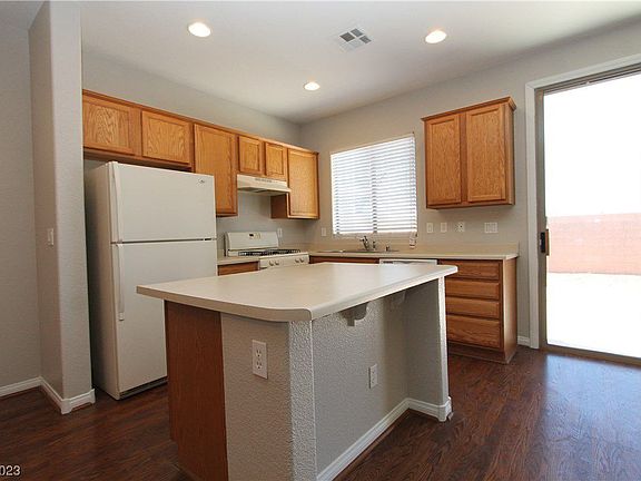 2nd image of 6541 Raven Hall St