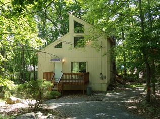 375 Canterbury Rd, Bushkill, PA 18324