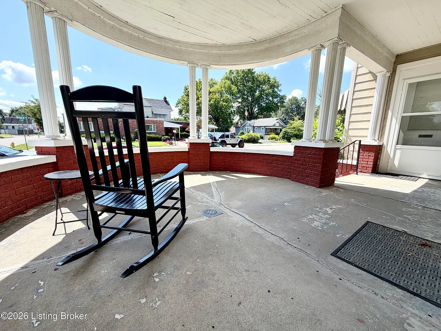 1 bed, 1.0 bath, 550 sqft, $795 — Photo 2