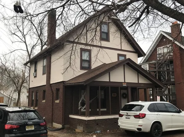 1206 Cambridge Ct, Ann Arbor, MI 48104