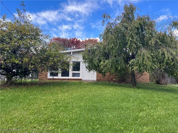 2187 Lynnwood Dr, Stow, OH 44224