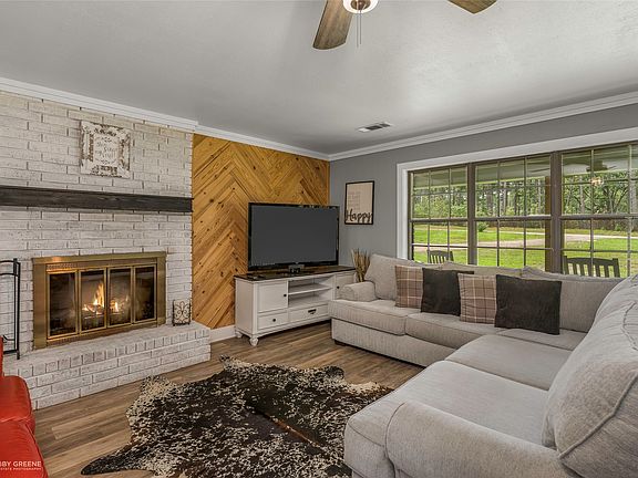 4th image of 1426 Caney Lake Rd