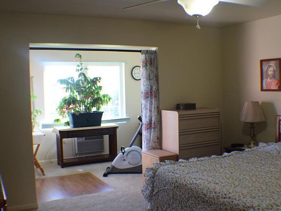 5th image of 606 Danube Ct Unit 4