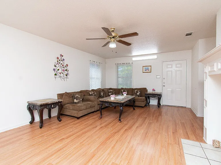 2907 Lantana Dr — Photo 3