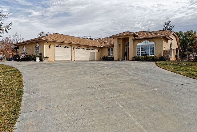 1st image of 11607 Grove Dr