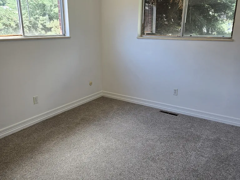 1714 Larch St — Photo 9