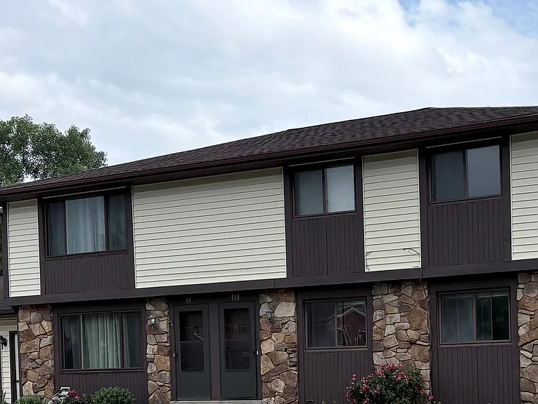 543 Ashbury Dr — Photo 2