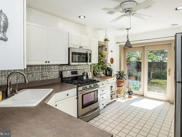 234 E Lemon St — Photo 10