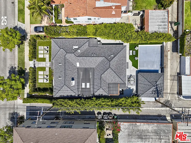 344 S Camden Dr — Photo 31