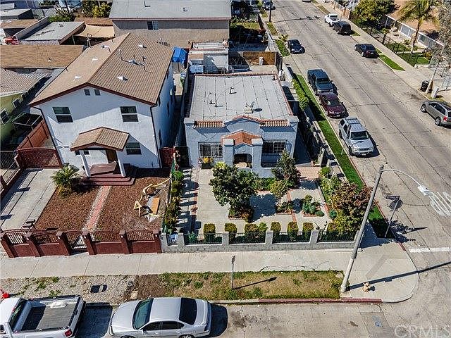 1st image of 6301 S Victoria Ave