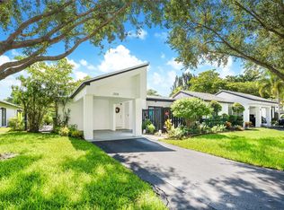 368 Fairway Cir, Fort Lauderdale, FL 33326