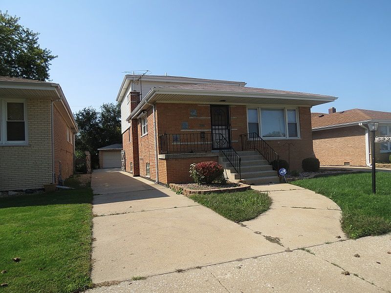 2nd image of 322 Calhoun