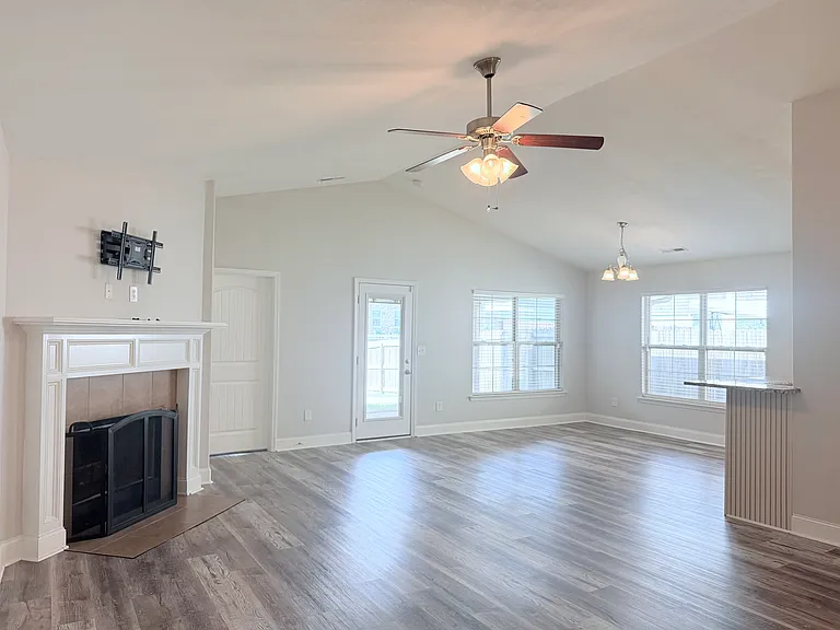 247 Harold Murphy Dr — Photo 6