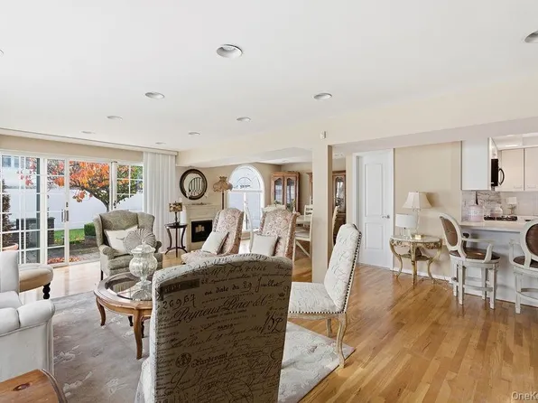 163-15 84th Street image 6 of 32