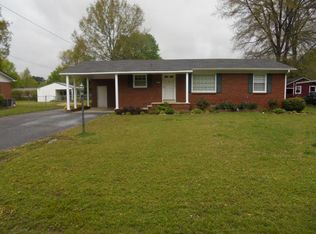 303 Mebanewood Dr, Huntingdon, TN 38344