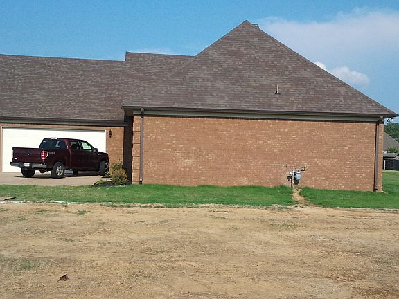 4th image of 1301 Heritage Dr S