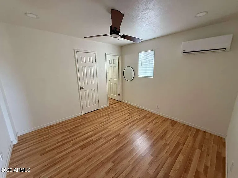 860 E 13th St #4 — Photo 10