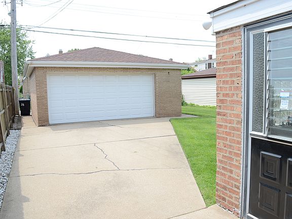 5th image of 11126 S Avenue L