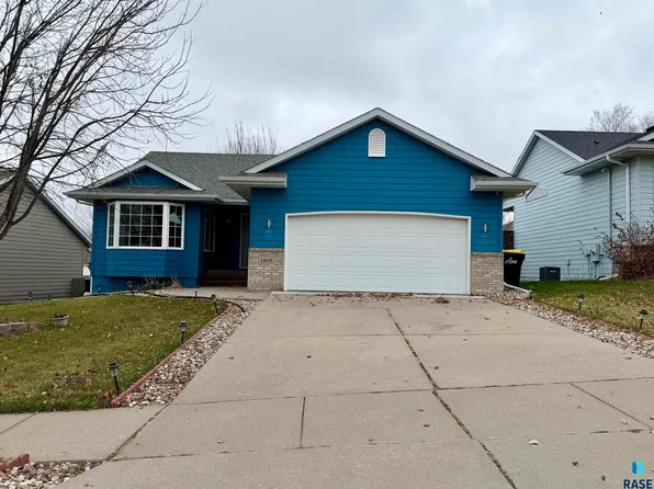 4609 S Galway Ave, Sioux Falls, SD 57106