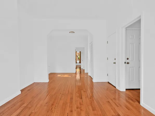 1082 Saint John's Place image 12 of 14