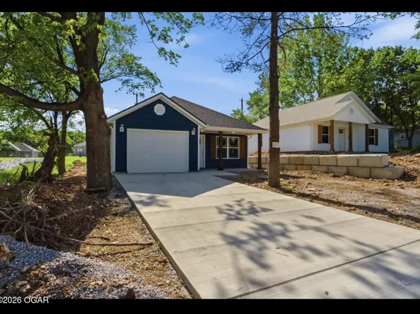 707 N Tennessee Ave, Carterville, MO 64835