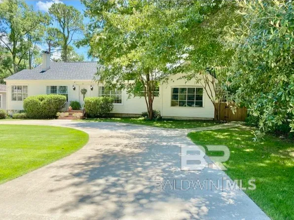 52 Leslie St, Monroeville, AL 36460