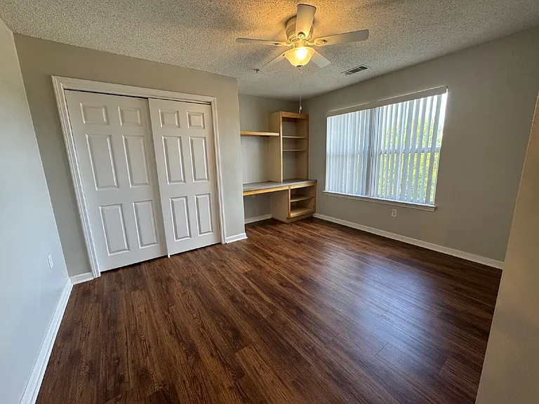 1123 Harts Ridge Dr — Photo 15
