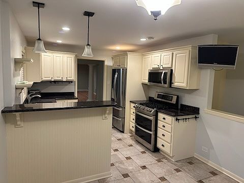5th image of 308 E 55th St