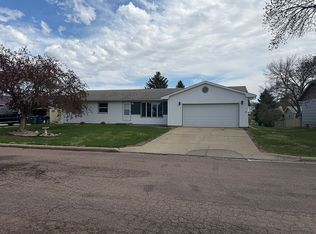 1916 Avenue H, Hawarden, IA 51023
