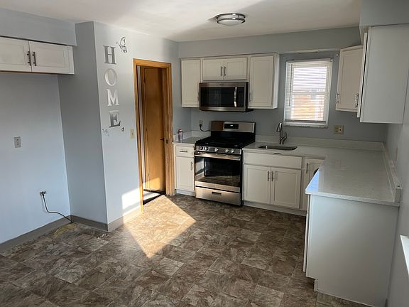 3rd image of 30911 Roosevelt Rd