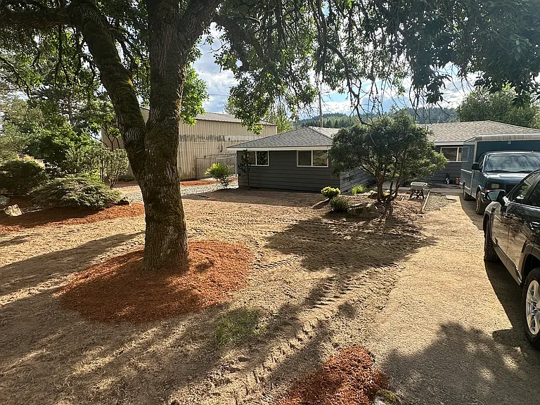 SE Foster Rd — Photo 2