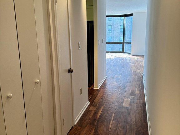 2nd image of 2018-2032 Walnut St #7M