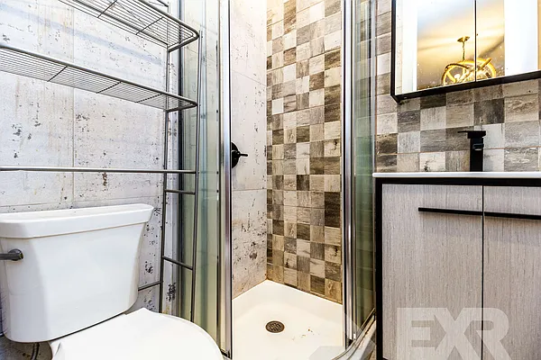 Rented by EXR | media 22