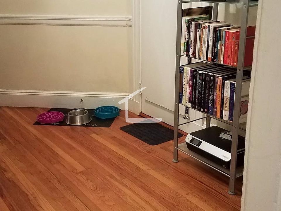 2nd image of 10 Lothian Rd APT 0012