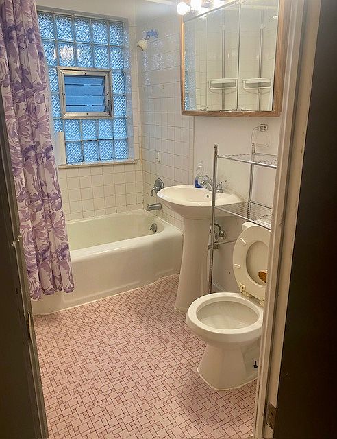 1st image of 2426 Grunewald St APT 5