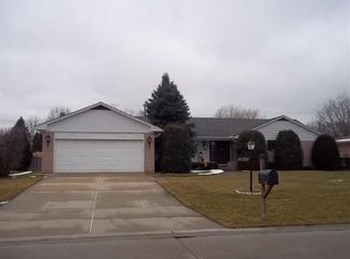 42501 Jo Ed Dr, Sterling Heights, MI 48314