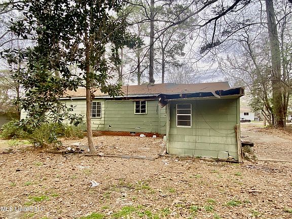 5th image of 813 Woody Dr