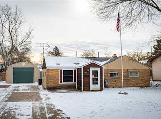 1102 E Lincoln St, Mount Pleasant, MI 48858