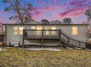205 N Park St, Bonner Springs, KS 66012