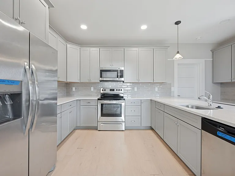 2437 Old Battery Ln — Photo 6