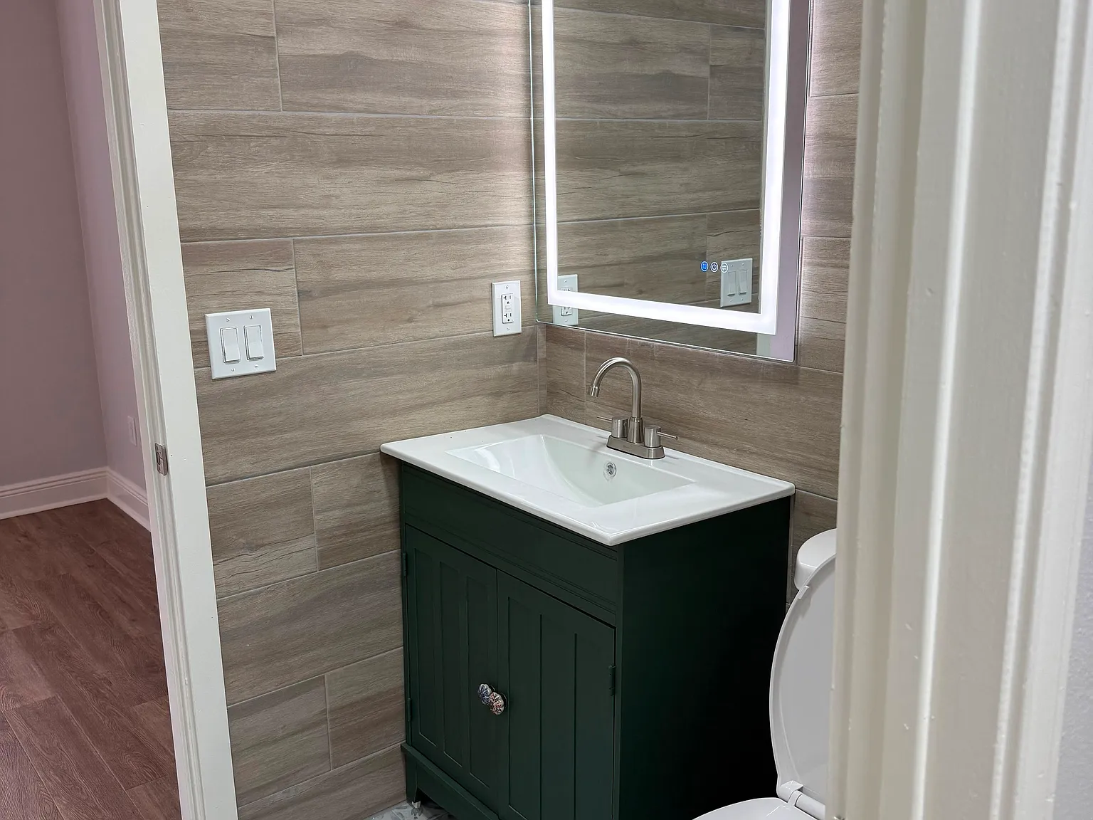 1 bed, 701 sqft, $1,350 — Photo 2