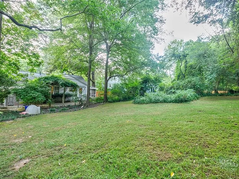 1148 Forrest Blvd — Photo 34