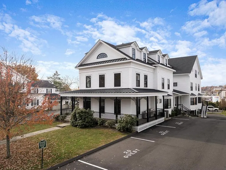 8 Luxury Apartments & Professional Offices - Smith House - 96 East Ave