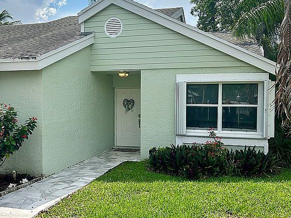 4th image of 1101 SW 111th Ter